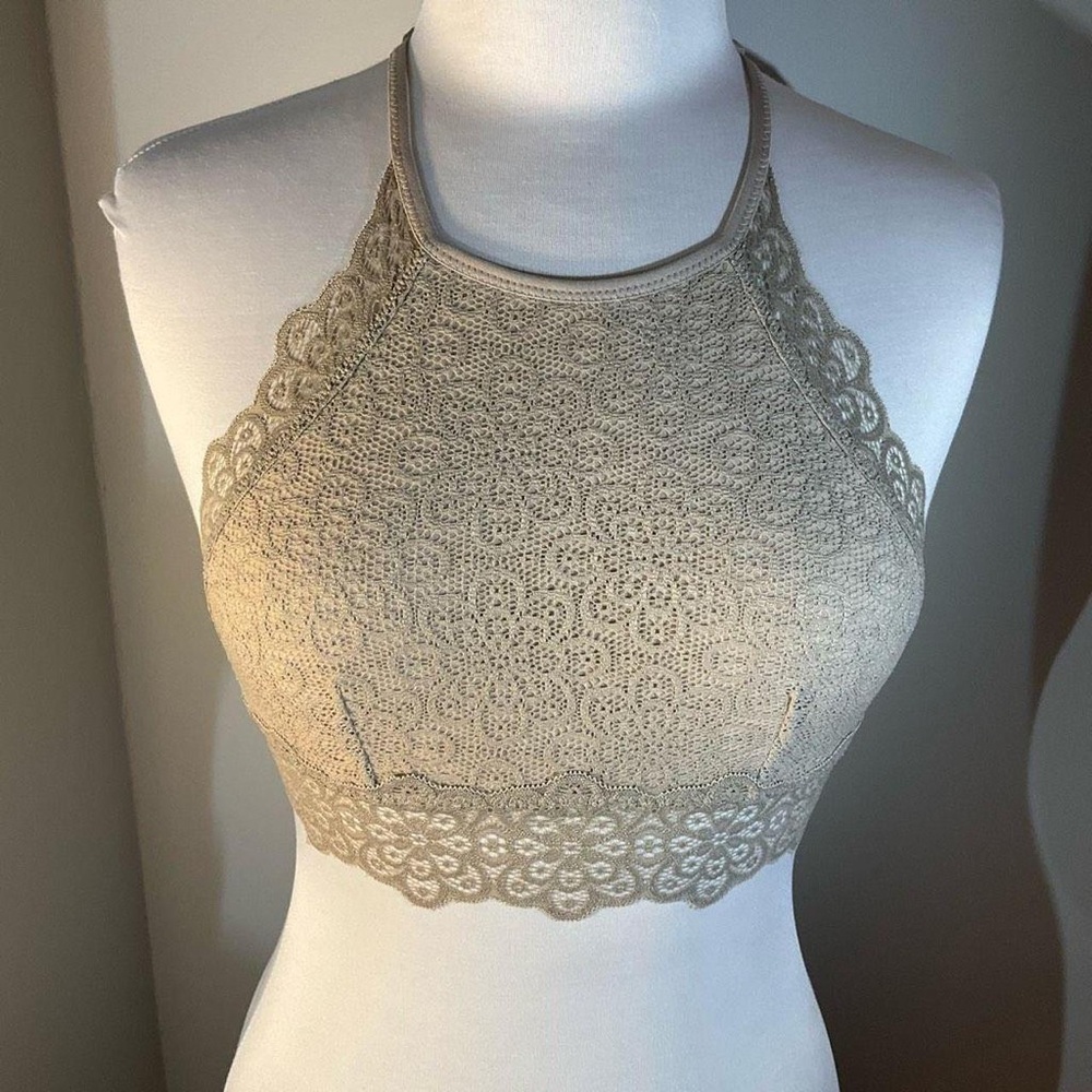 Aerie Halter neck/ high neck lace bralette with racerback straps. Pull on. Sz: S